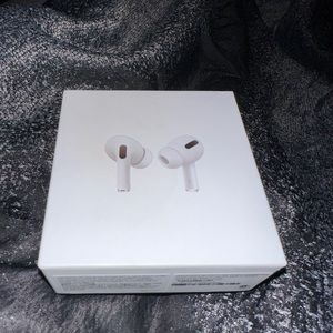 Apple AirPods Pro (2nd Generation) with MagSafe Wireless Charging Case - White